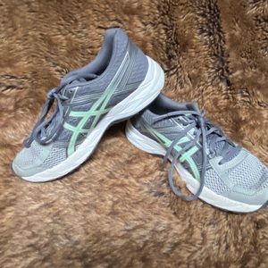 Used ASIC gel contend 4 sneakers